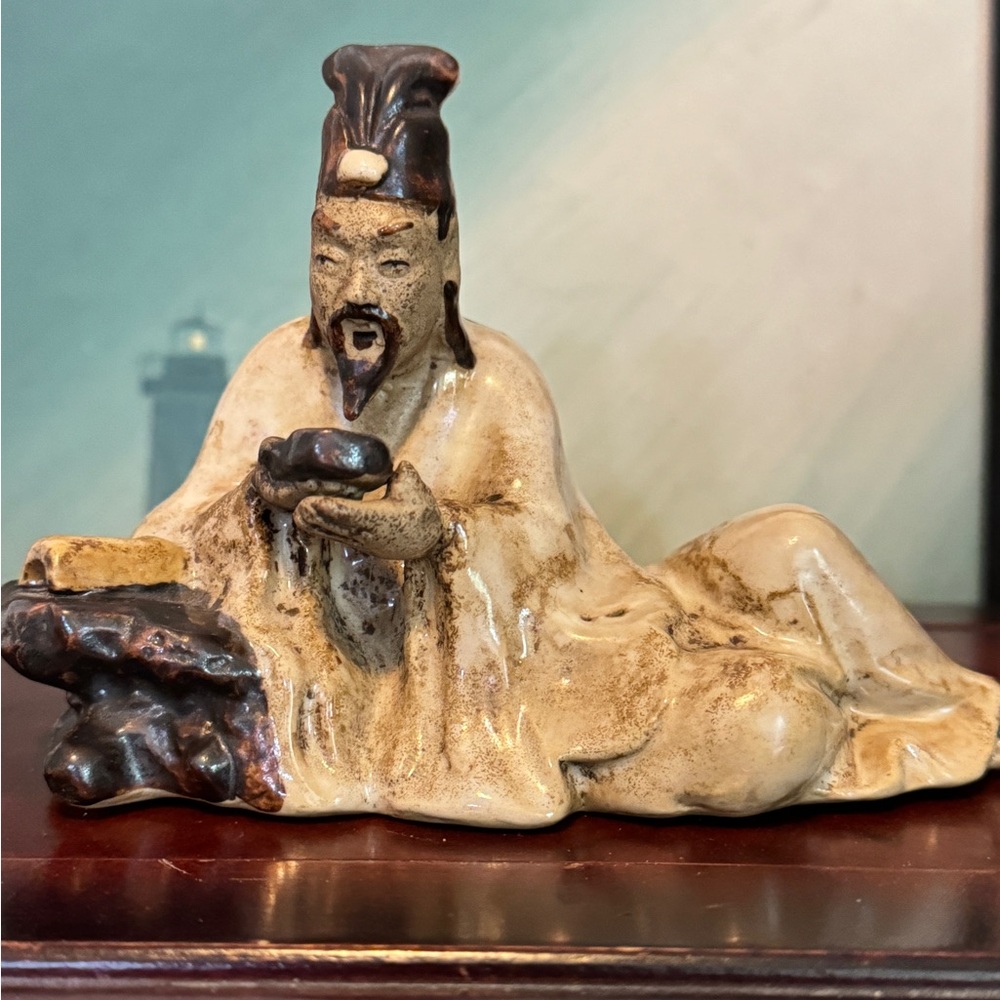 Vintage Shiwan Chinese Mudmen
Figurine Scholar Eating by Rock
Republic China